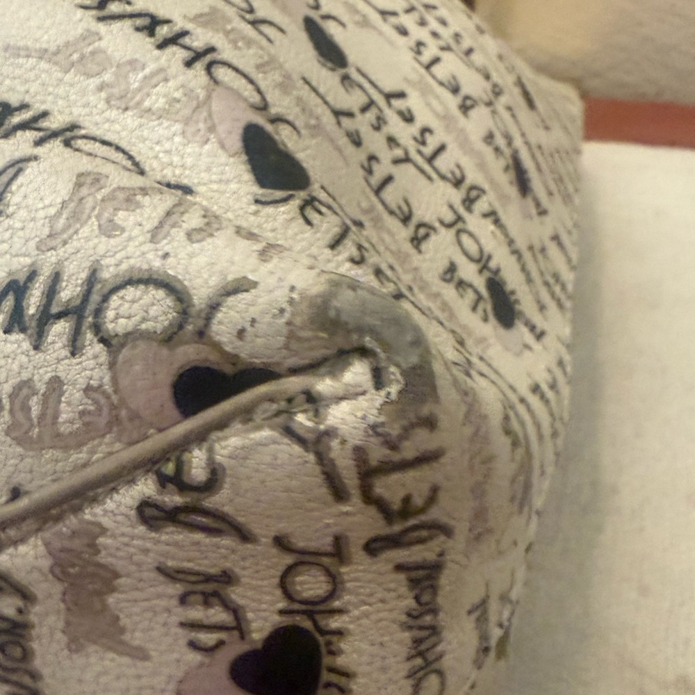 Betsy Johnson Black & Cream Tote w Pink Accents  & Lock & Key - Picture 7 of 16